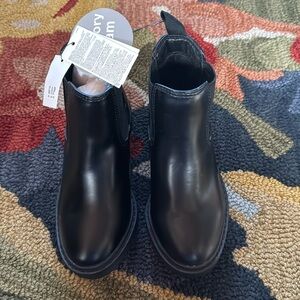 Gap black slip on boot size 11